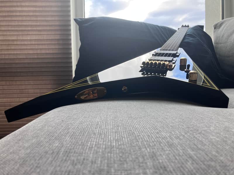 Jackson MJ Series Rhoads RR24MG 2023 Black with Yellow Pinstripes