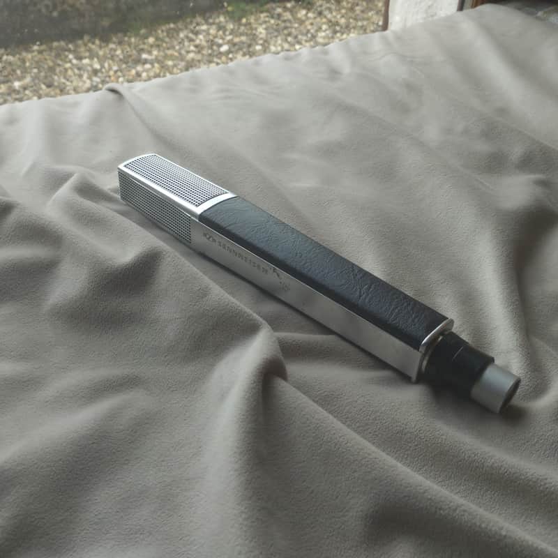 1971 - Present Sennheiser MD 441U Supercardioid Dynamic Microp...