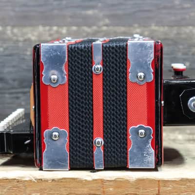 Gagné & Frère 1-Row 2-Bass 10-Treble Button "D" Red & Black Diatonic Accordion image 4