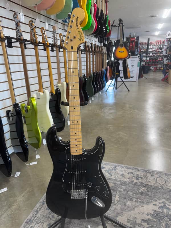 Squier Vintage Modified Stratocaster - Black - Used image 1