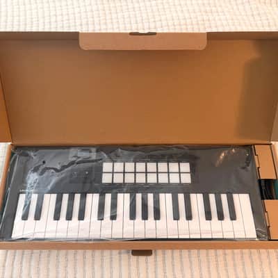 Novation Launchkey 37 MKIV MIDI Keyboard Controller 2024 - Present - Black image 4