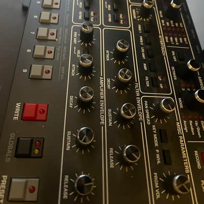 Sequential Prophet-6 Desktop 6-Voice Polyphonic Synthesizer 2018 - 2020 - Black with Wood Sides