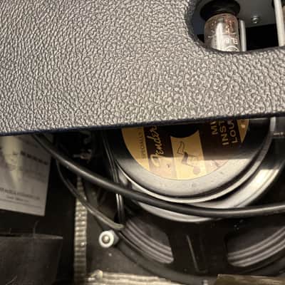 Fender Blues Junior 15-Watt 1x12" Guitar Combo - Black image 6