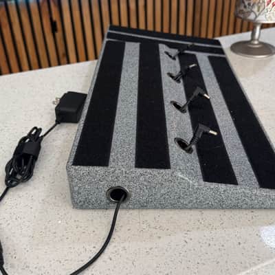 Rockhouse Granite Speckle Velcro Guitar Pedalboard w/ Power Supply - Excellent Condition - Palm Harbor, FL image 3