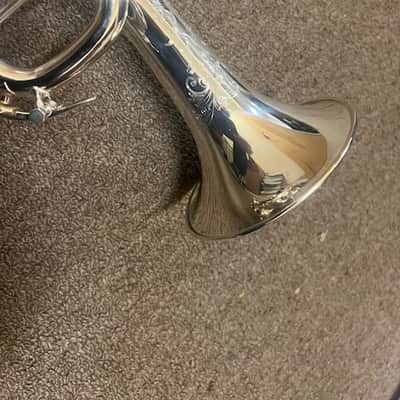 Bach 190S37 Bb Trumpet image 2