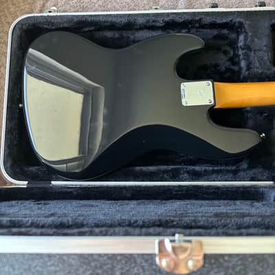 Fender Vintera III Early '70s Jazz Bass 2025 - Present - Black image 5