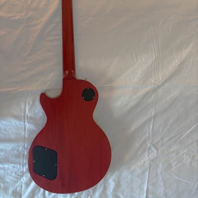 Gibson Les Paul Studio 60's Tribute 2011 - Cherry Burst image 4