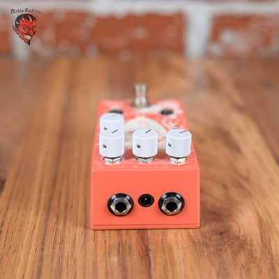 Walrus Audio Julia Chorus / Vibrato V2 Limited Edition Coral Series Coral image 7