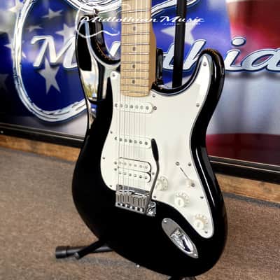 Fender USA 2004 Stratocaster Standard HSS - Black Finish w/Blue Fender Case USED image 17