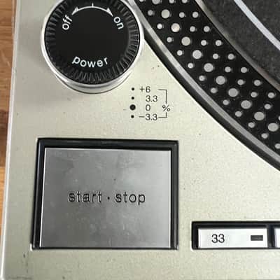 Used Technics SL-1200M3D turntable - Missing feet image 4