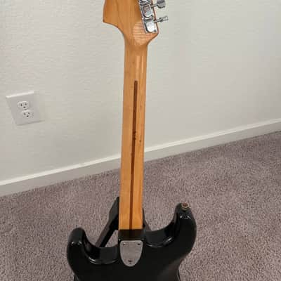 Fender Stratocaster with 3-Bolt Neck, Maple Fretboard 1971 - 1977 - Black image 10