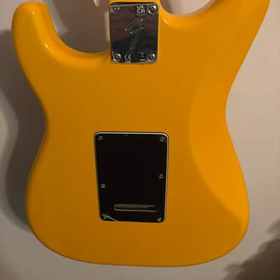 Fender Limited edition Player Stratocaster 2021 - Ferrari Yellow image 6