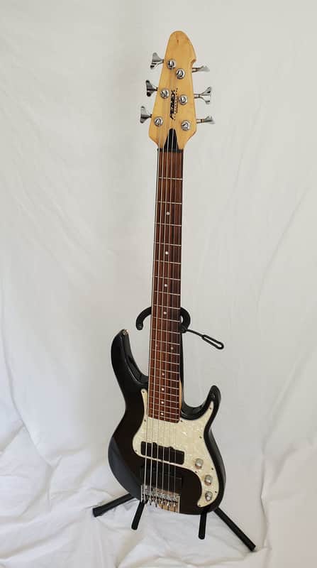 Peavey Axcelerator 6-string Bass image 1