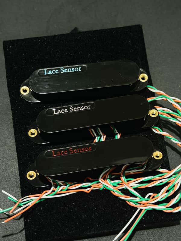 Fender Lace Sensors “Blue Fire” Set 2026 - Black image 1