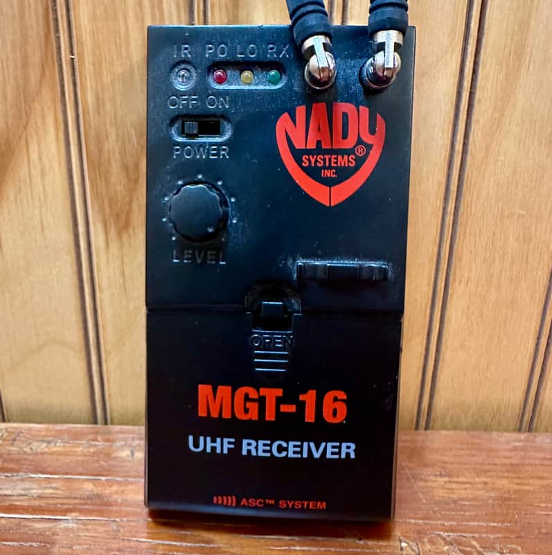 Nady MGT-16A Angled Plug Miniature 16-Channel UHF Wireless Instrument System 2010s - Black Bild 1