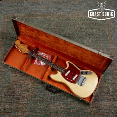 Vintage 1967 Fender Mustang with original case image 23
