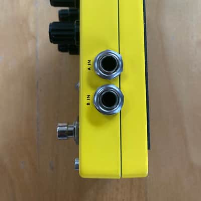 DigiTech CabDryVR Dual Cabinet Simulator 2010s - Yellow/Black/White image 5