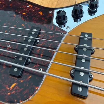Fender Japan Jazz Bass V - CIJ 2002 - Sunburst image 4