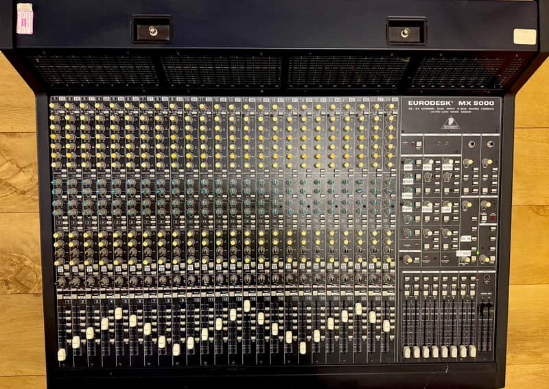 Eurodesk Mx9000 image 1