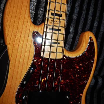 Fender Jazz Bass Trademark Offset Contour Body Electric Bass Ref