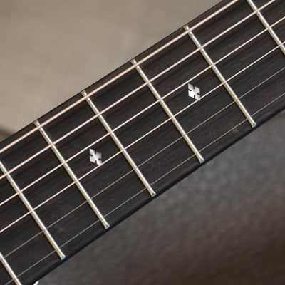 Minty! 2017 Taylor 322ce 12-Fret Tasmanian Blackwood Acoustic Guitar Natural + OHSC image 9