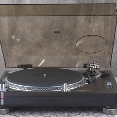 Technics SL-1200MK4 Black direct drive turntable in Very Good Condition image 2