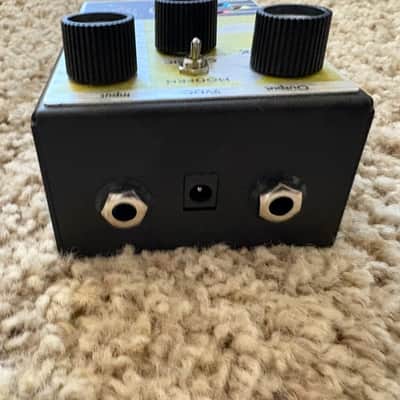 Maestro Fuzz-Tone FZ-M 2022 - Present - Yellow Graphic image 2