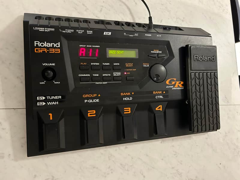 Roland GR-33