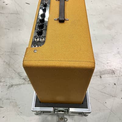 Fender '59 Bassman LTD Reissue 45-Watt 4x10" Guitar Combo 2004 - Present - Lacquered Tweed w/ Road case image 6