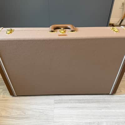 099-1015-522 Fender Classic Series 5 Guitar Case Stand, Brown image 13