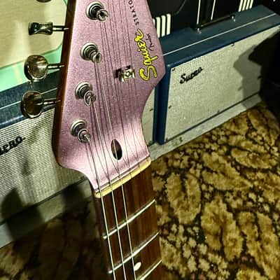 Limited Edition Squier Classic Vibe Stratocaster '60s Rosewood Fretboard - Burgundy Mist image 3