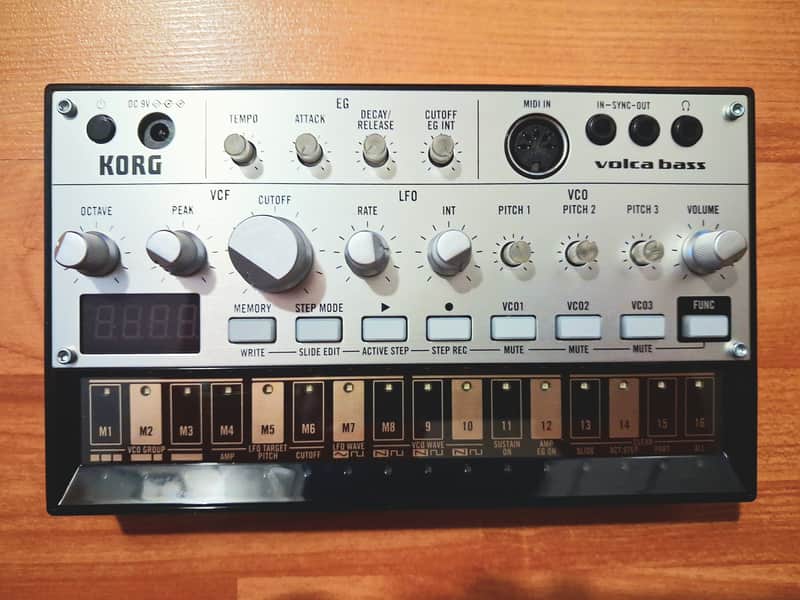 Korg Volca Bass Analog Bass Sequencer/Synthesizer 2013 - Present - Silver/Black image 1