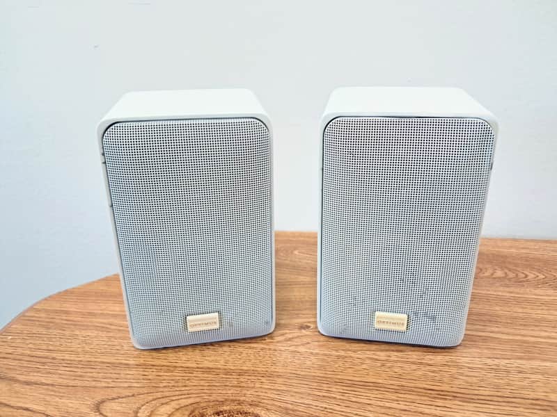 Optimus White Metal Cabinet Pro X44AV Bookshelf Speakers 90s image 1