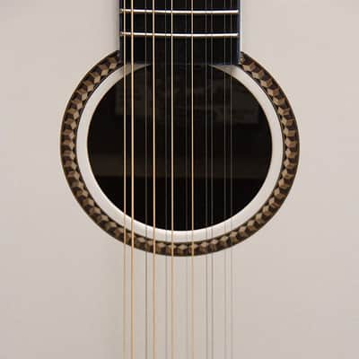 Oscar Schmidt OD312CE 12-String Cutaway Acoustic-Electric  Guitar, White Bild 3