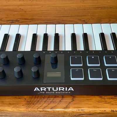 Arturia MiniLab 37 MIDI Keyboard Controller – 37 Slim Keys, 8 Pads, DAW Integration, Arpeggiator, Chord Mode, Portable Design. image 2