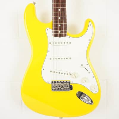 Fender Japan Stratocaster Yellow Rosewood Fingerboard w/ Gig Bag