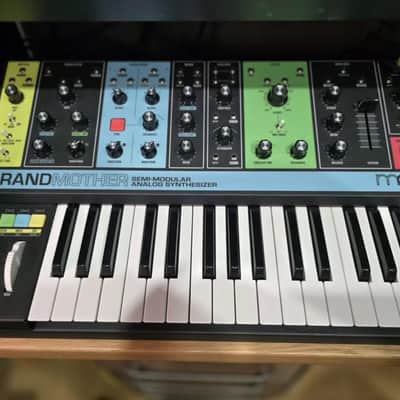Moog Grandmother 32 / With Box