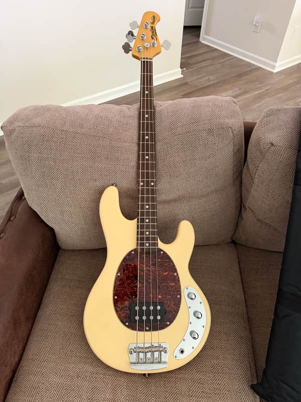 Sterling StingRay Ray34 image 1