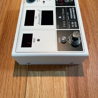MINTY!!! ... used once ... Free The Tone PA-1QG Programmable 10-Band Analog Guitar EQ 2025 - White/Black image 3