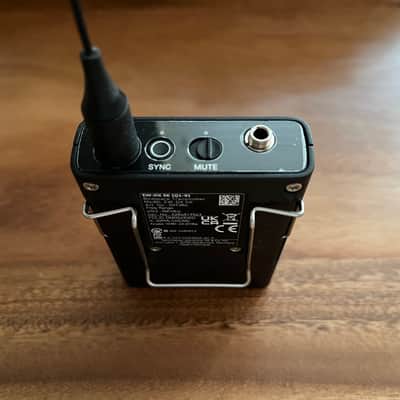 Sennheiser EW-DX SK Wireless Bodypack Transmitter w/ Cable - Q1-9 Band image 2