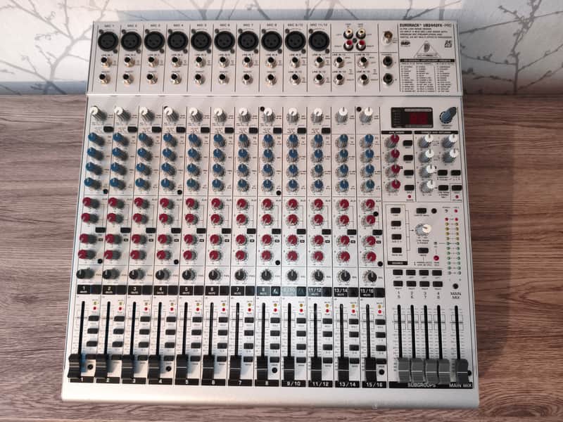 Behringer Eurorack UB2442FX-Pro 24-Input 4-Bus Mic / Line Mixer