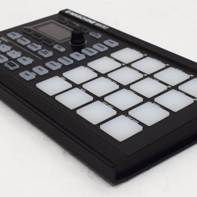 Native Instruments Maschine Mikro Mk2 Production and Performance System image 4