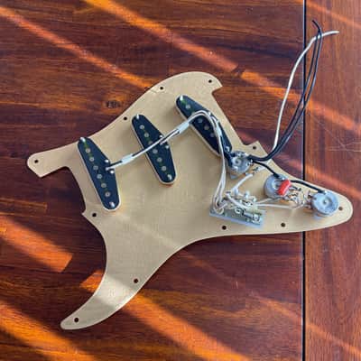 Fender MIJ Stratocaster ST62-60US Vintage White 2004 image 9
