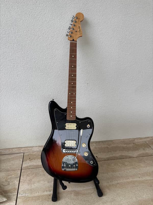 Fender Player Jazzmaster HH with Pau Ferro Fretboard 2018 - 2024 - 3-Color Sunburst