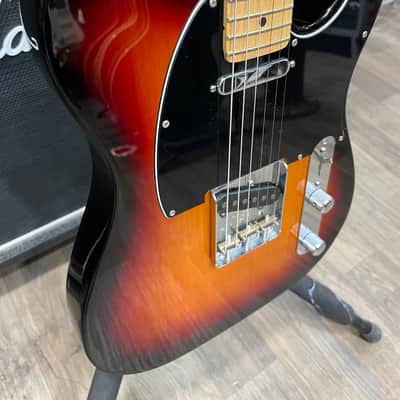Fender American Special Telecaster with Maple Fretboard 2011 - 3-Color Sunburst image 3