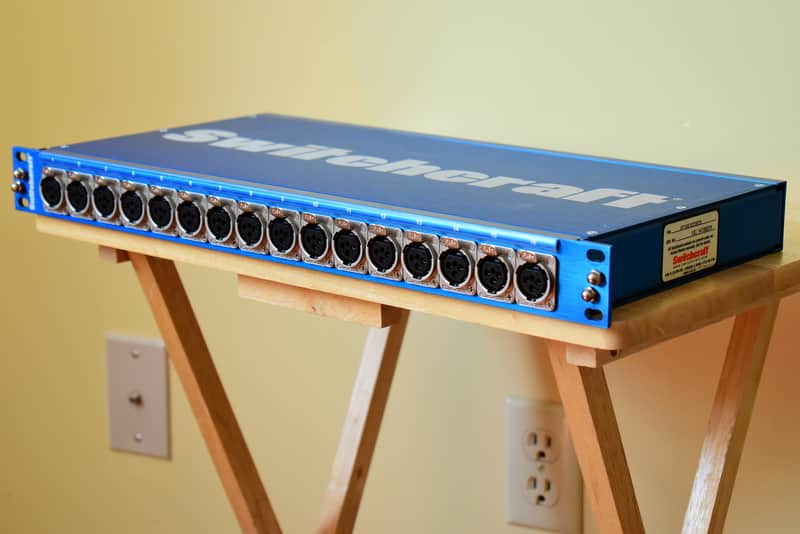 Switchcraft PT16FX2DB25 16-point XLR Female - DB25 Patchbay 2018 Blue image 1