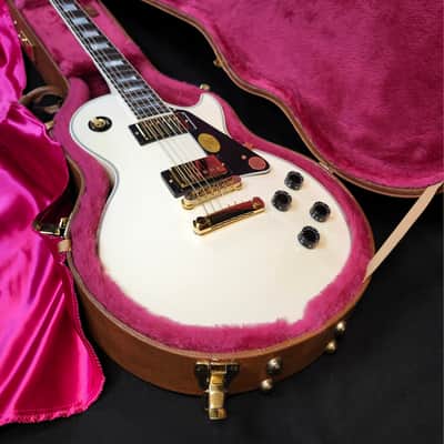 Gibson Vintage 2001 Les Paul Custom, Alpine White, Gold Hardware, w/HSC, Just Unboxed image 2