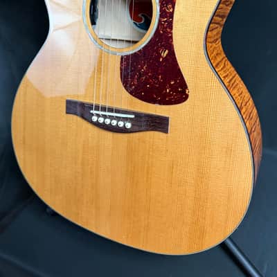 Eastman PCH3-GACE-AB Auditorium Cutaway Acoustic-Electric Guitar Amberburst w/ Gig Bag image 4