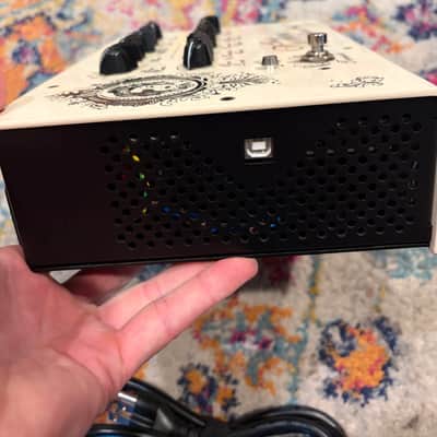 Victory Amps V4 The Duchess 180-Watt Hybrid Guitar Amp Pedal 2022 - Present - Cream image 7