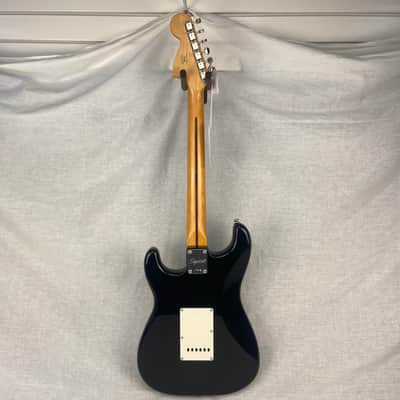Squier Classic Vibe '70s Stratocaster with Laurel Fretboard, Black image 3